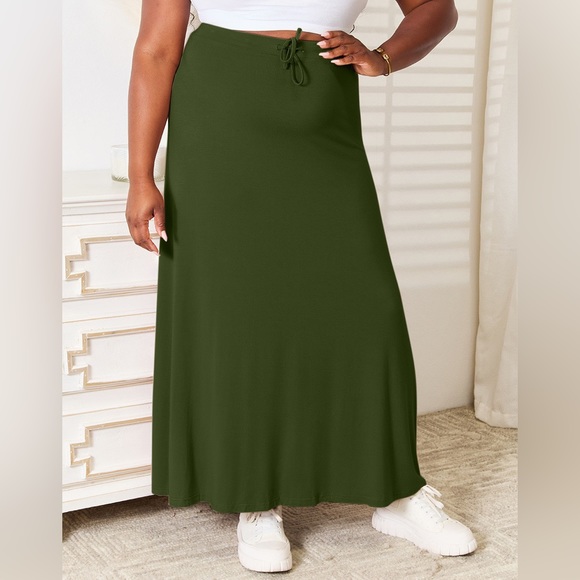 NEW Double Take PLUS + REG Size Flared Tie Waist Ultra Soft Maxi Skirt in Green - Picture 3 of 4